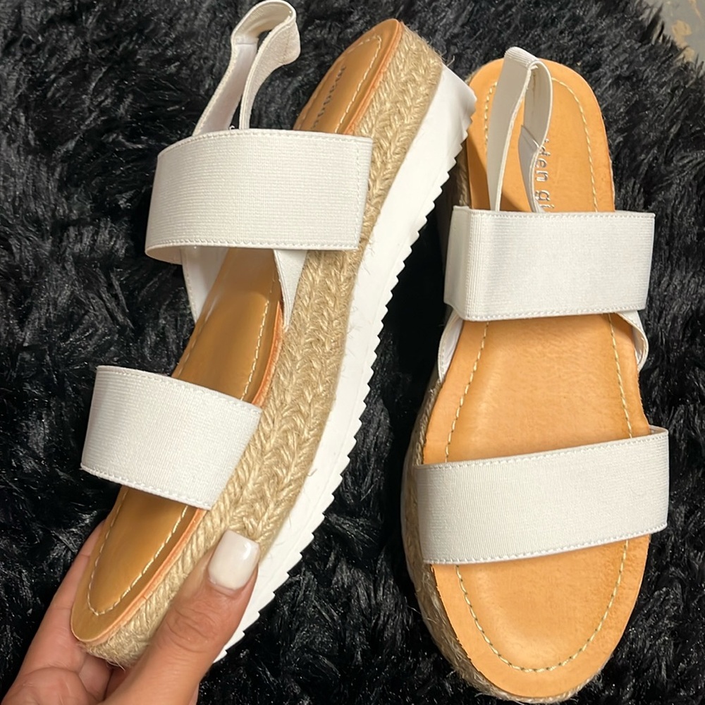 White flats 
Slight platform 
Elastic band